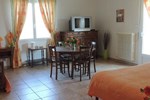 Мини-отель Chambres d'hotes Les Epinettes Мини-отель Chambres d'hotes Les Epinettes