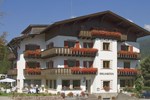 Отель Hotel Dolomiten Отель Hotel Dolomiten