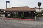 Отель Howard Johnson Express Inn - Claremont Отель Howard Johnson Express Inn - Claremont