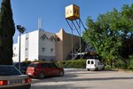 Отель Hotel F1 Orange Centre Echangeur A7 A9 Отель Hotel F1 Orange Centre Echangeur A7 A9