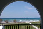 Отель The Aeolos Beach Hotel Отель The Aeolos Beach Hotel