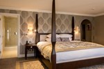 Отель Oakley Hall Отель Oakley Hall