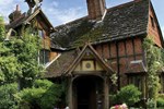 Отель Langshott Manor - A Small Luxury Hotel Отель Langshott Manor - A Small Luxury Hotel
