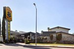 Отель Super 8 Motel - Canoga Park Отель Super 8 Motel - Canoga Park