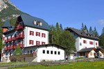 Отель Hotel Croda Rossa Отель Hotel Croda Rossa