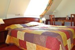 Отель Hôtel Crocus Caen Mémorial Отель Hôtel Crocus Caen Mémorial