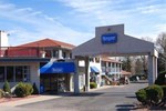 Отель Rodeway Inn & Suites Отель Rodeway Inn & Suites
