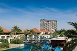 Отель The Oriental Beach Resort Отель The Oriental Beach Resort