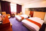 Отель Senior Year Inn Отель Senior Year Inn