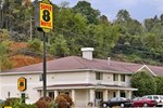 Отель Super 8 Motel - Richlands Claypool Hill Area Отель Super 8 Motel - Richlands Claypool Hill Area