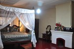 Гостевой дом High Grove Bungalow Гостевой дом High Grove Bungalow