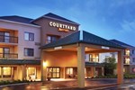 Отель Courtyard Cleveland Airport North Отель Courtyard Cleveland Airport North