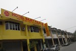Отель Hotel Bajet Pulai Отель Hotel Bajet Pulai