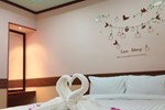 Отель Airport Phuket Garden Resort Отель Airport Phuket Garden Resort