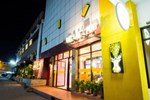 Отель Phet Hotel Отель Phet Hotel