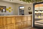 Отель Days Inn West Отель Days Inn West