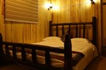 Отель Shangri-La Home Far Away Hostel Отель Shangri-La Home Far Away Hostel