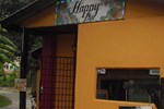 Гостевой дом Happy Hut Guesthouse Гостевой дом Happy Hut Guesthouse