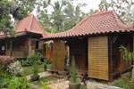 Гостевой дом Omah Garengpoeng Guest House Гостевой дом Omah Garengpoeng Guest House