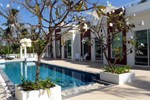 Отель The Coconut Suite Отель The Coconut Suite