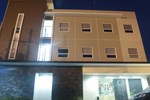 Отель Pondok Labu Residence Отель Pondok Labu Residence