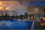 Отель Hotel Atulyaa Taj Отель Hotel Atulyaa Taj