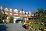 Отель The Simsbury Inn Отель The Simsbury Inn