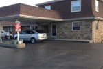 Отель Skyway Motel Отель Skyway Motel