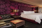 Отель The Cromwell Отель The Cromwell