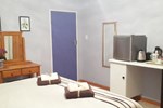 Отель Oaks and Acorns Guest Lodge Отель Oaks and Acorns Guest Lodge