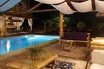 Отель Hotel Bugabutik Отель Hotel Bugabutik