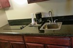 Отель Blue Bay Inn and Suites Отель Blue Bay Inn and Suites