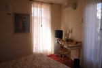 Отель Hôtel Les Cigales Отель Hôtel Les Cigales