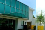 Отель Hotel Avenida Отель Hotel Avenida