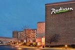 Отель Radisson Cleveland Airport Отель Radisson Cleveland Airport
