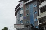 Отель Metro Tower Отель Metro Tower