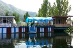 Отель New Retreet Houseboat Отель New Retreet Houseboat