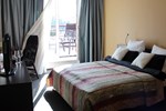 Гостиница October Riverside Inn Гостиница October Riverside Inn