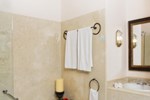 Отель La Reserva Rotana Отель La Reserva Rotana