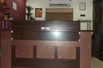Отель Hotel Almond Inn Отель Hotel Almond Inn