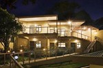 Отель Out of Bounds Boutique Hotel Отель Out of Bounds Boutique Hotel