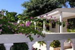 Хостел Hostal Garden House Хостел Hostal Garden House
