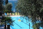 Отель Hotel Taki Отель Hotel Taki