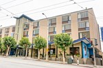 Отель Laurel Inn Отель Laurel Inn