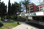 Отель Hotel Lucija Отель Hotel Lucija