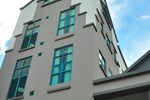 Отель Tat Place Hotel Отель Tat Place Hotel