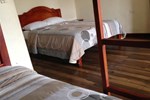 Гостевой дом Hostal Alvanos Гостевой дом Hostal Alvanos