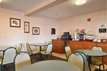 Отель Super 8 Yorkville Отель Super 8 Yorkville