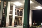 Отель Colonial Inn Отель Colonial Inn