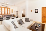 Апартаменты Red Rock Luxury Apartments with Heated Pool Апартаменты Red Rock Luxury Apartments with Heated Pool